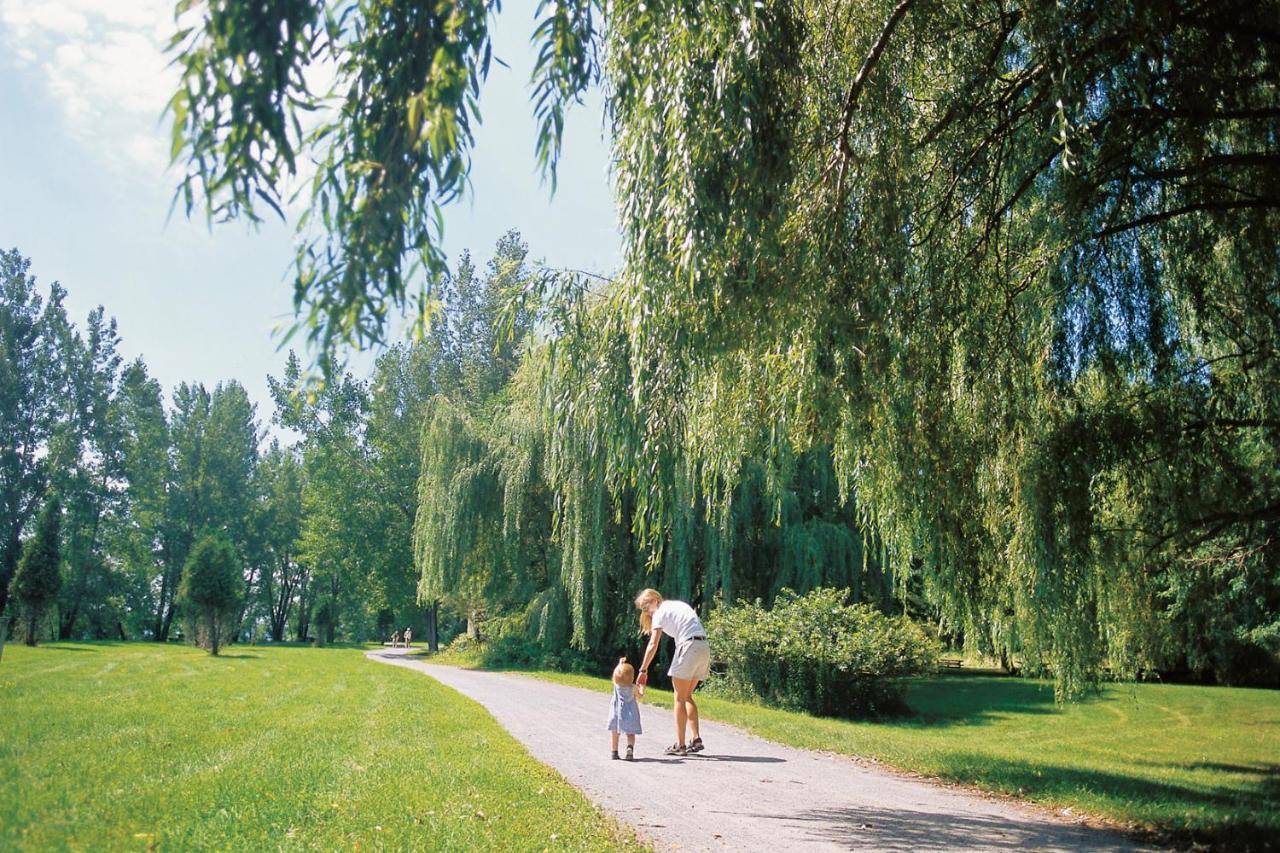 Hotels Gouverneur Montreal - Ile Charron Boucherville Zewnętrze zdjęcie